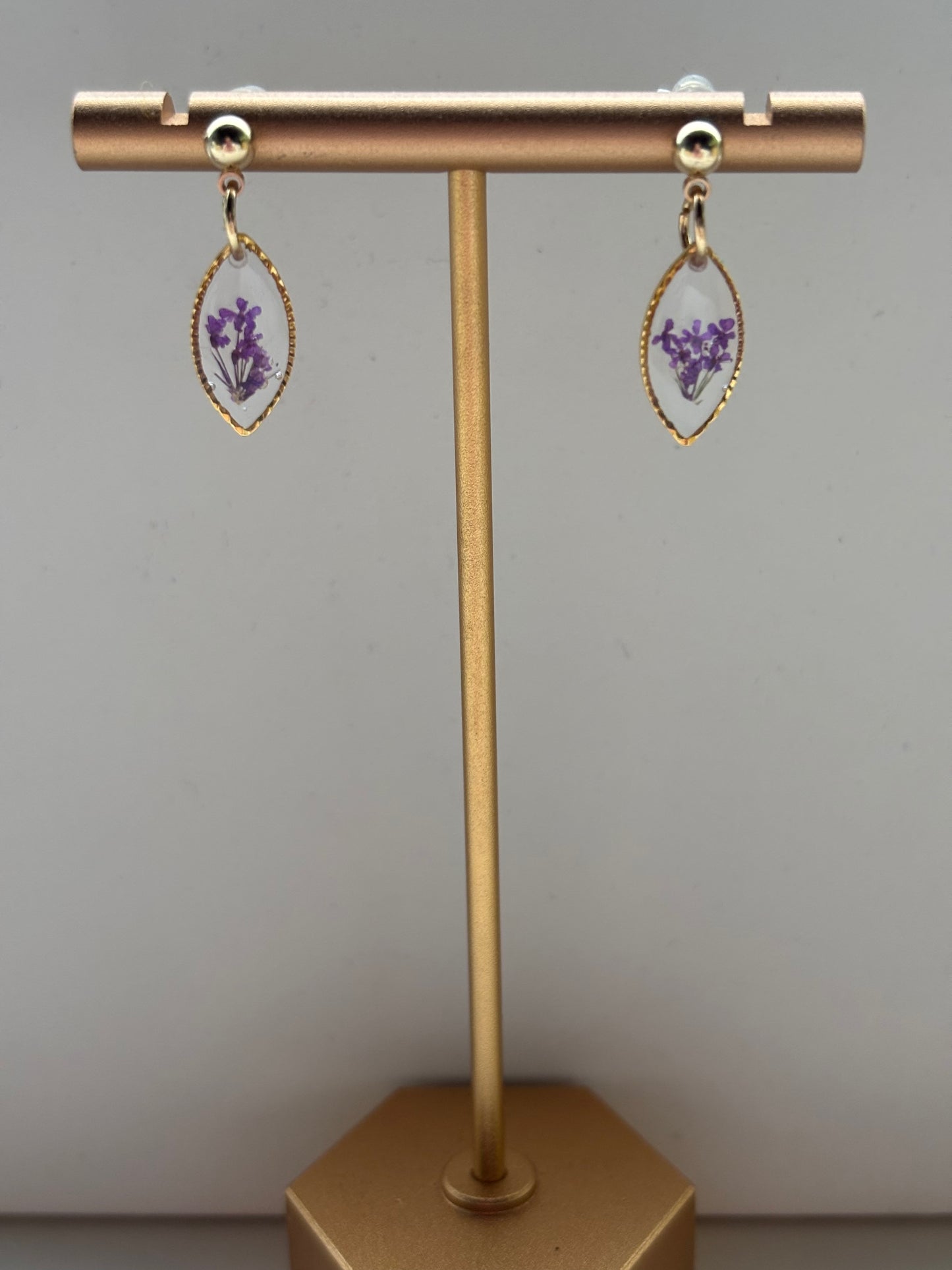 Ovaal vormige elegante oorbellen met Queen Anne’s Lace