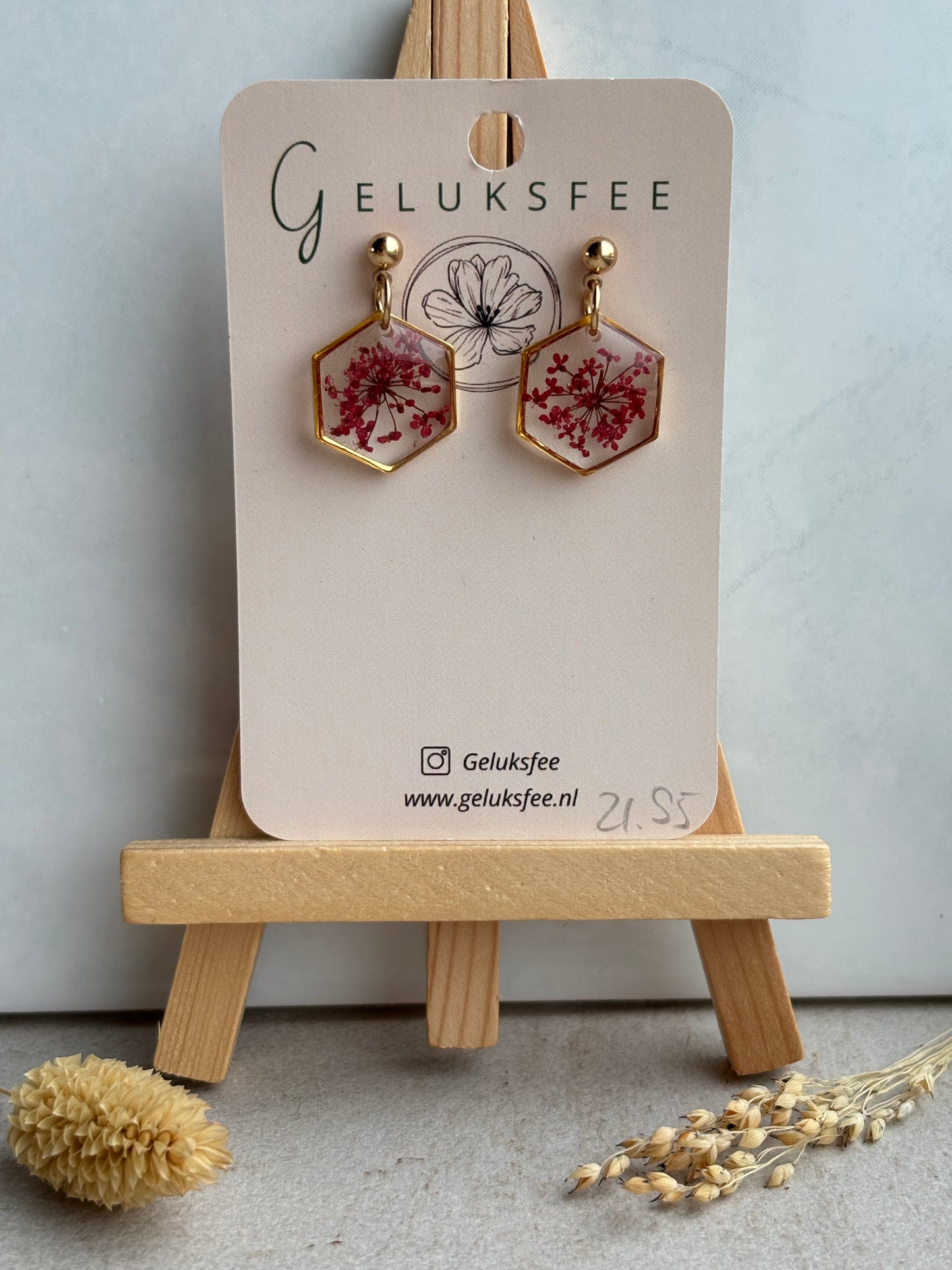 Natuurlijke geometrie – hexagon oorbellen met Queen Anne’s Lace