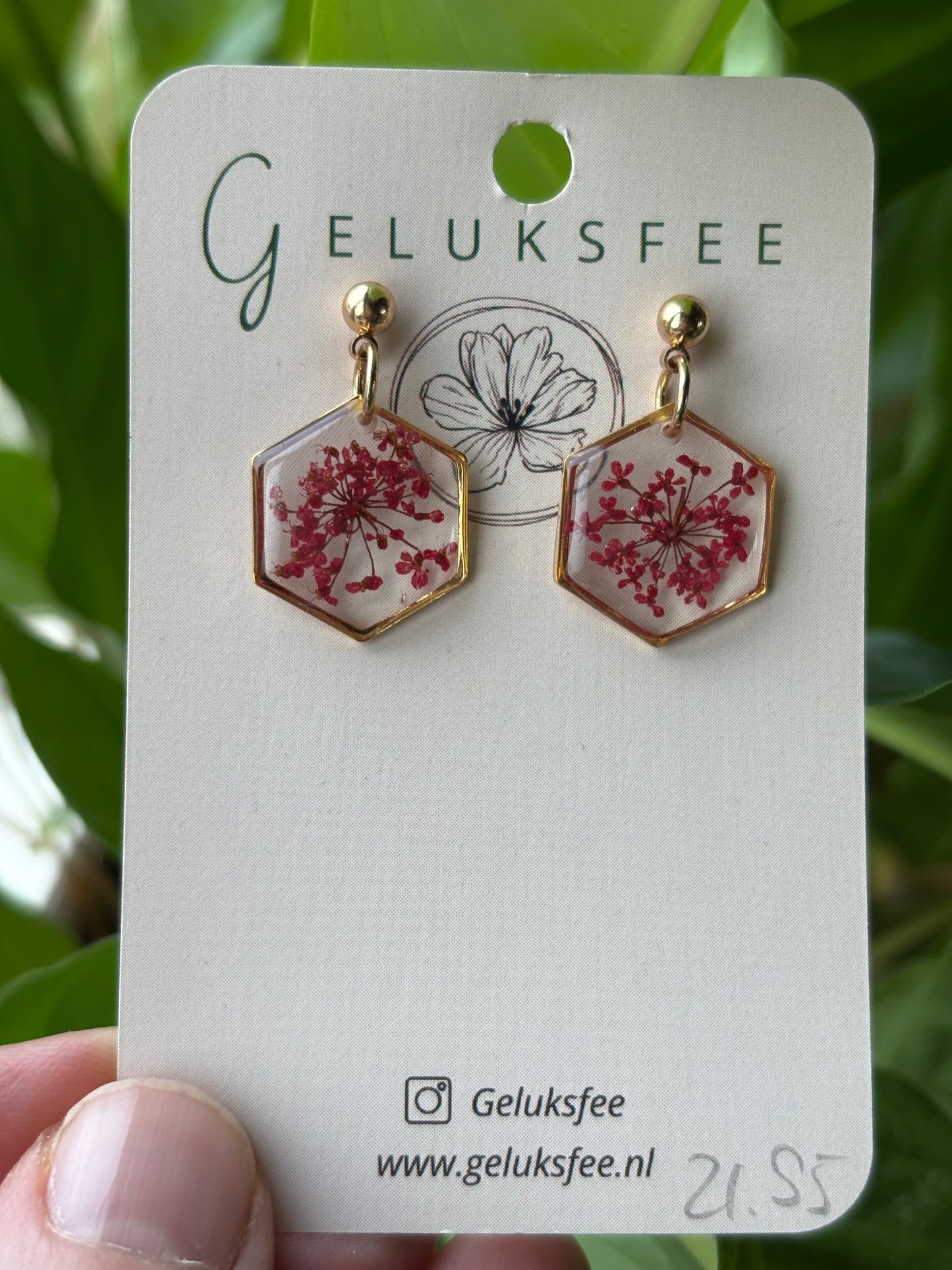 Natuurlijke geometrie – hexagon oorbellen met Queen Anne’s Lace