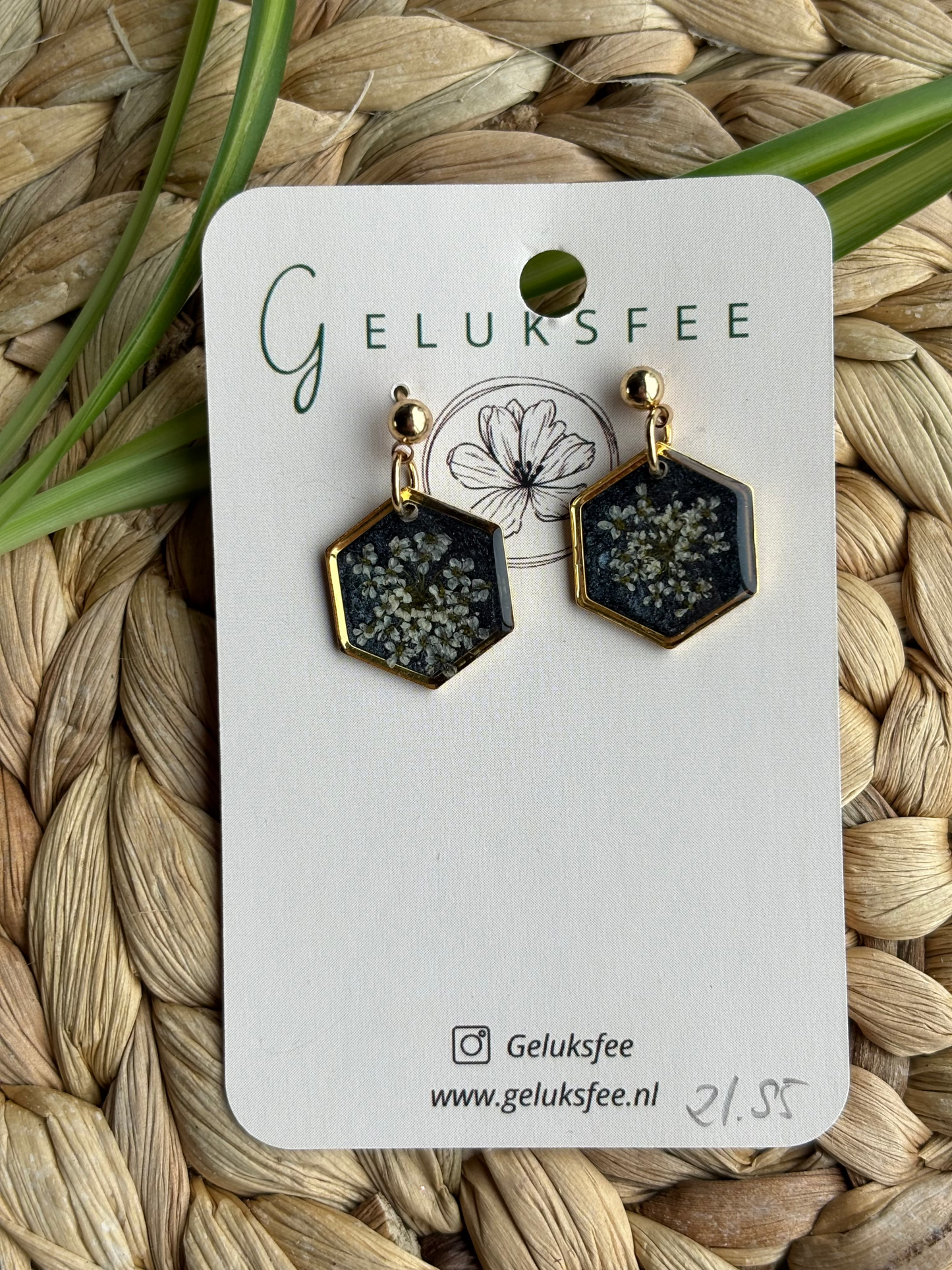 Natuurlijke geometrie – hexagon oorbellen met Queen Anne’s Lace