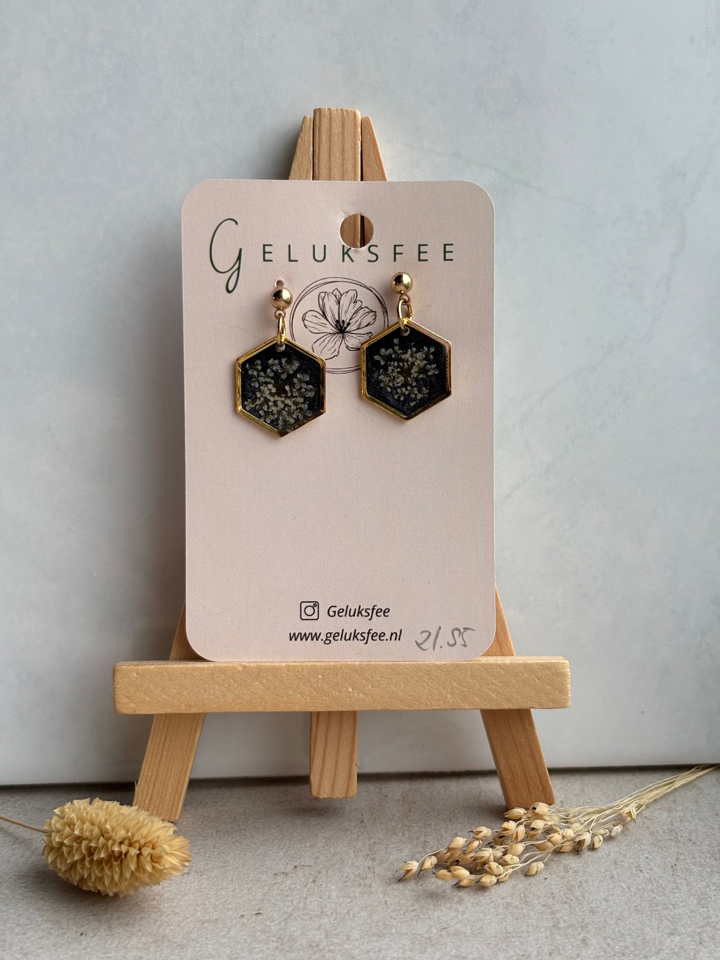 Natuurlijke geometrie – hexagon oorbellen met Queen Anne’s Lace