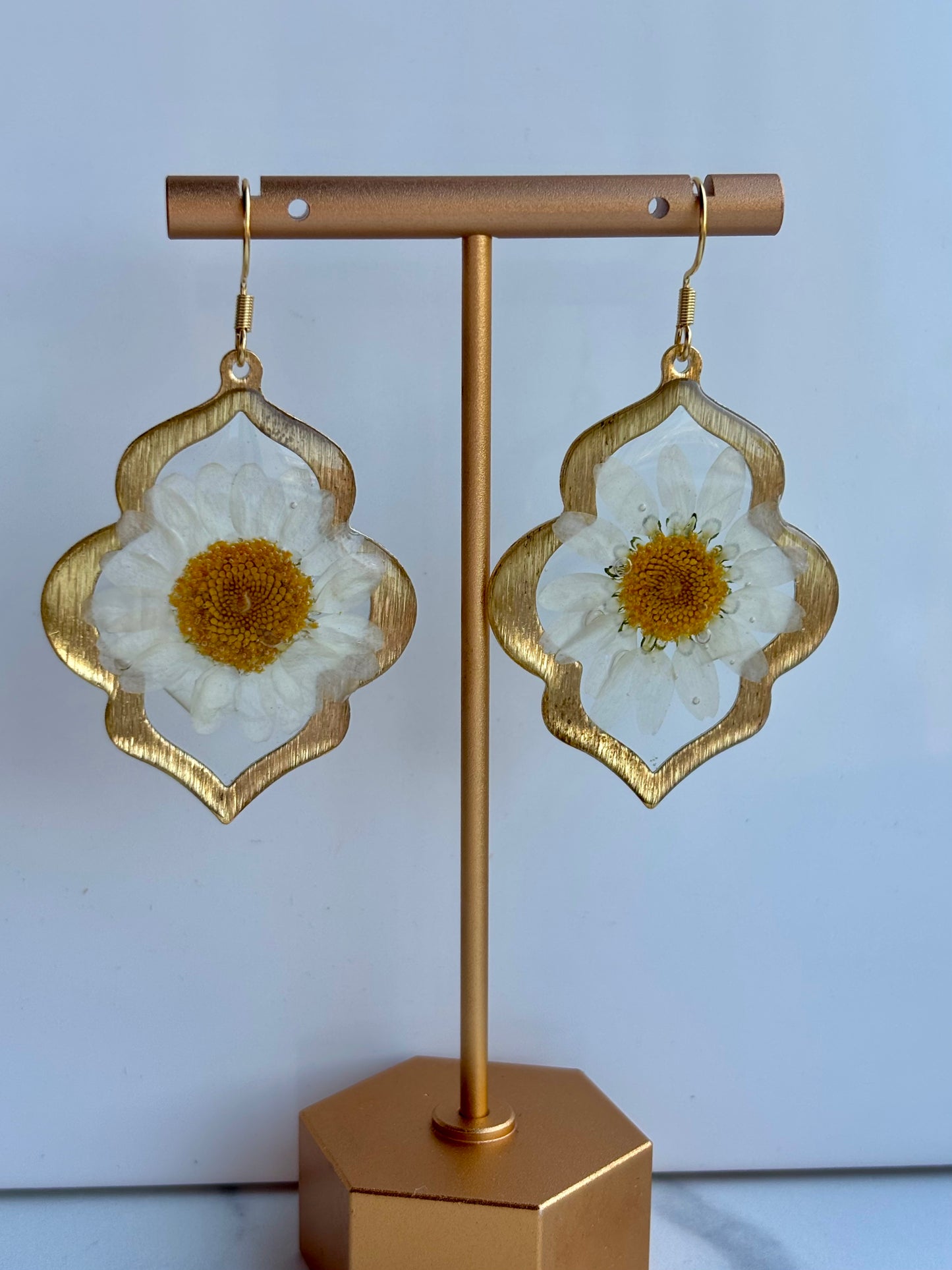 Ronde hangers met echt madeliefje