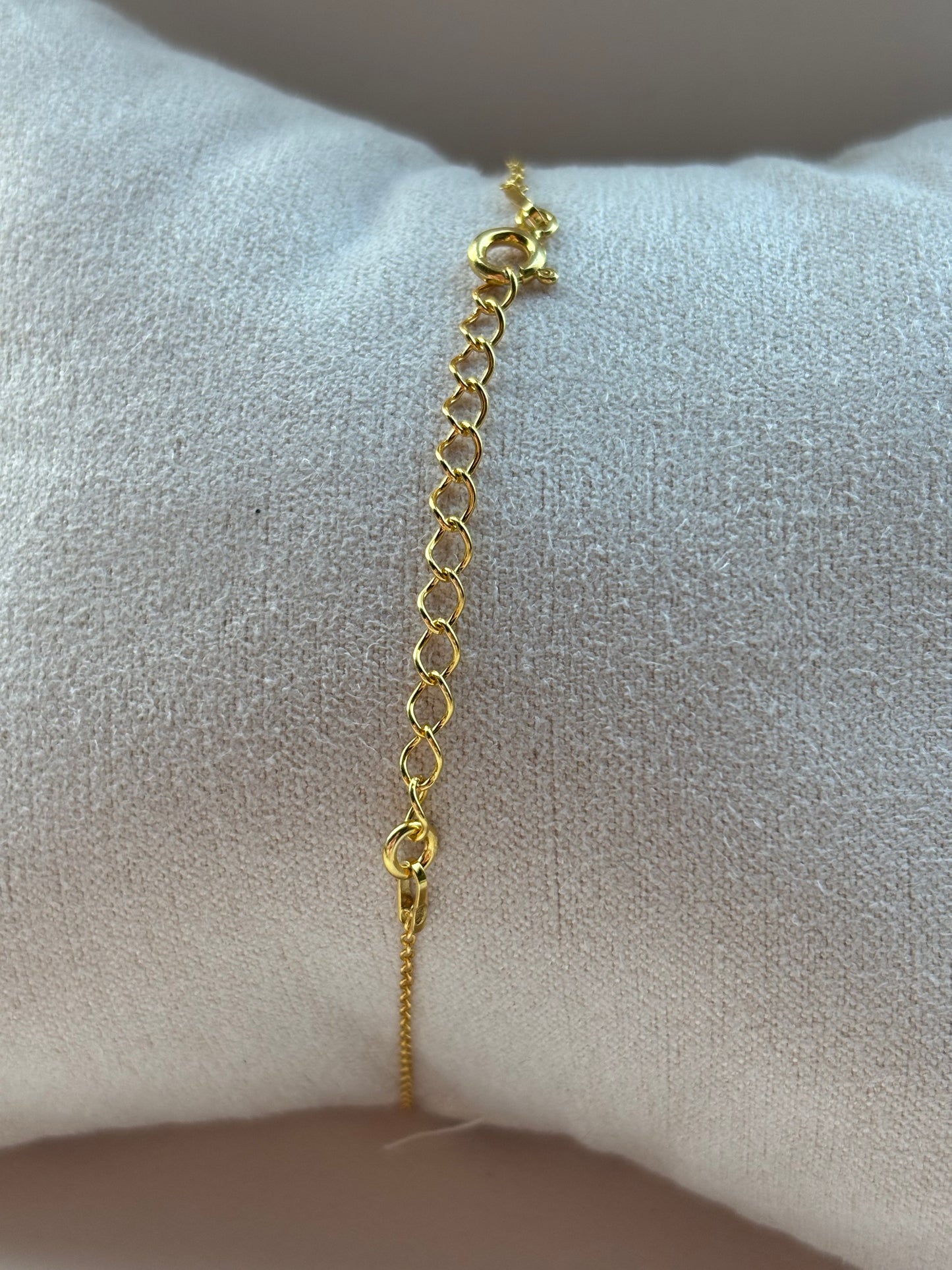Handgemaakte armband met een echt vergeet-me-nietje bloem