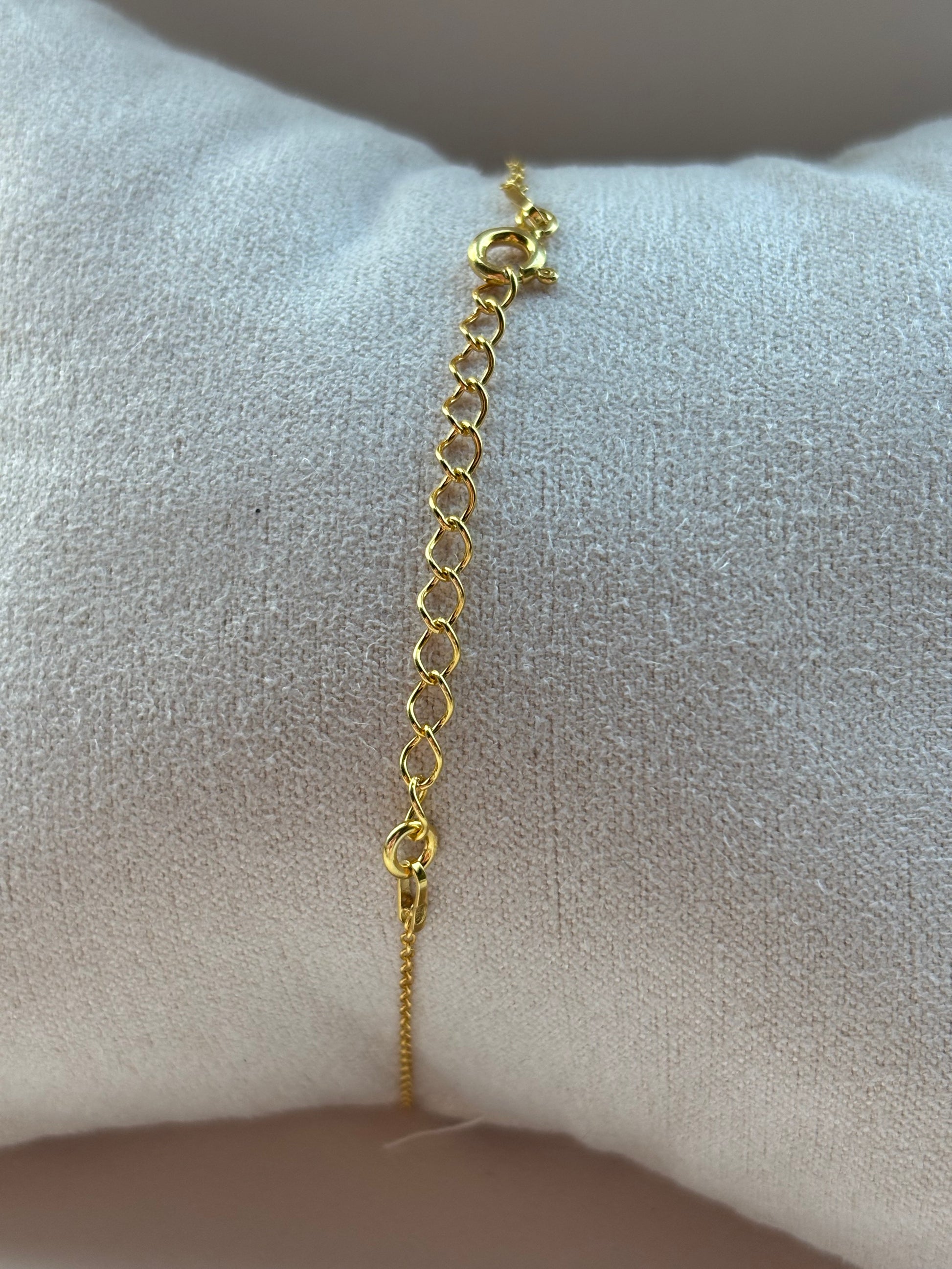 Handgemaakte armband met een echt vergeet-me-nietje bloem