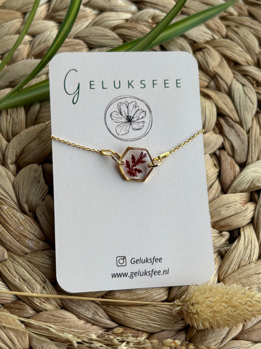 🍁 Natuur in detail – handgemaakte armband met rood blad