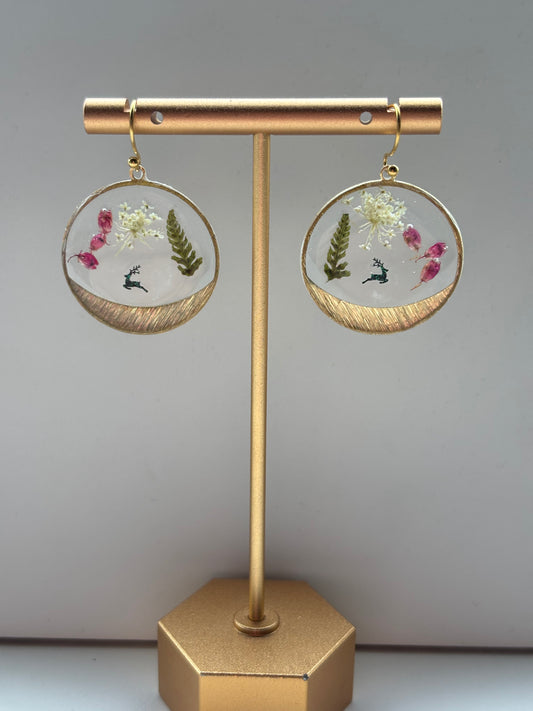 Kerstbos – Oorbellen met Erica, Dille & Rendier